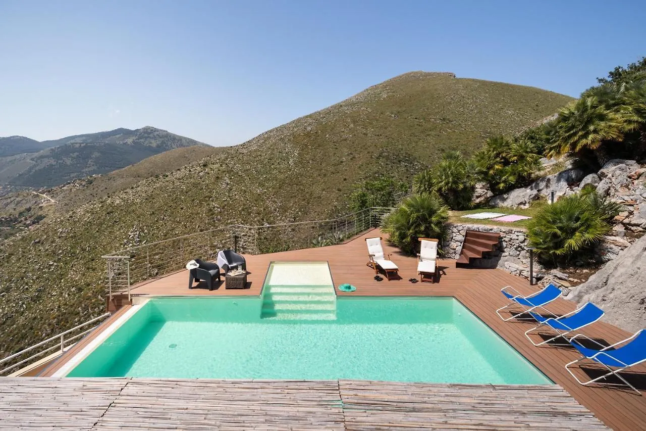 Villa Vista Mare Con Piscina Privata A Mondello Palermo