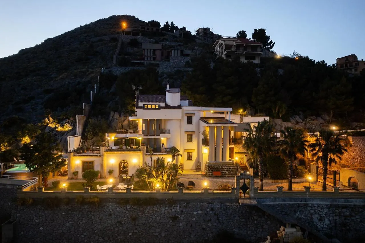 Villa Vista Mare Con Piscina Privata A Mondello Palermo 0*,  Itália