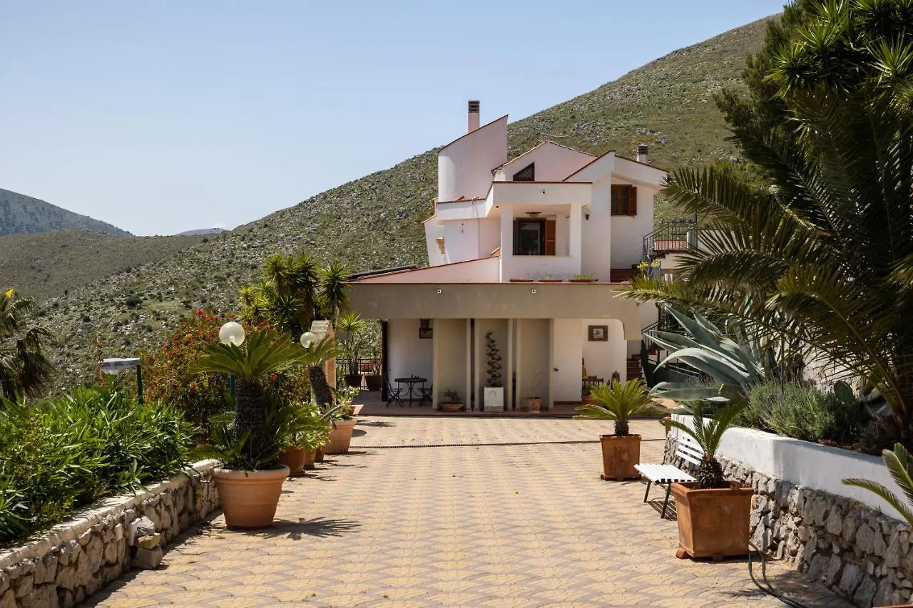 Villa Vista Mare Con Piscina Privata A Mondello Palermo