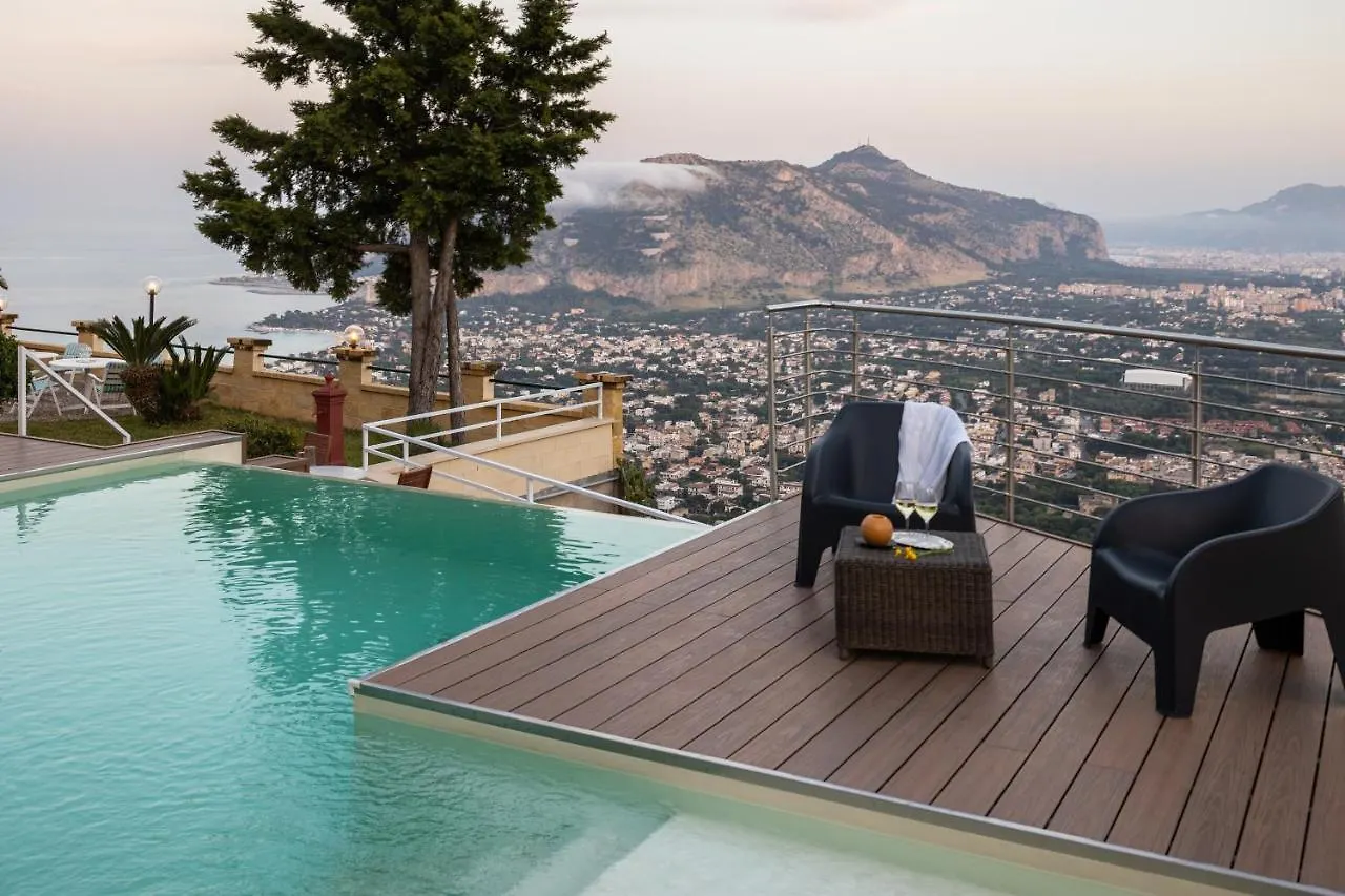 Villa Vista Mare Con Piscina Privata A Mondello Palermo Itália