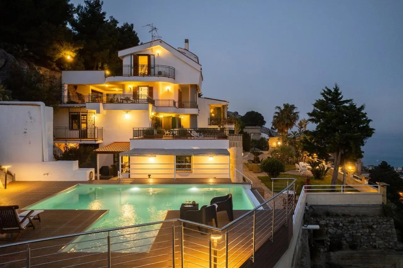 Villa Vista Mare Con Piscina Privata A Mondello Palermo 0*,