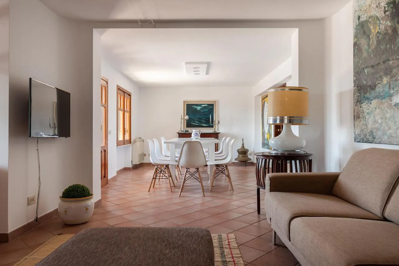 Villa Vista Mare Con Piscina Privata A Mondello Palermo