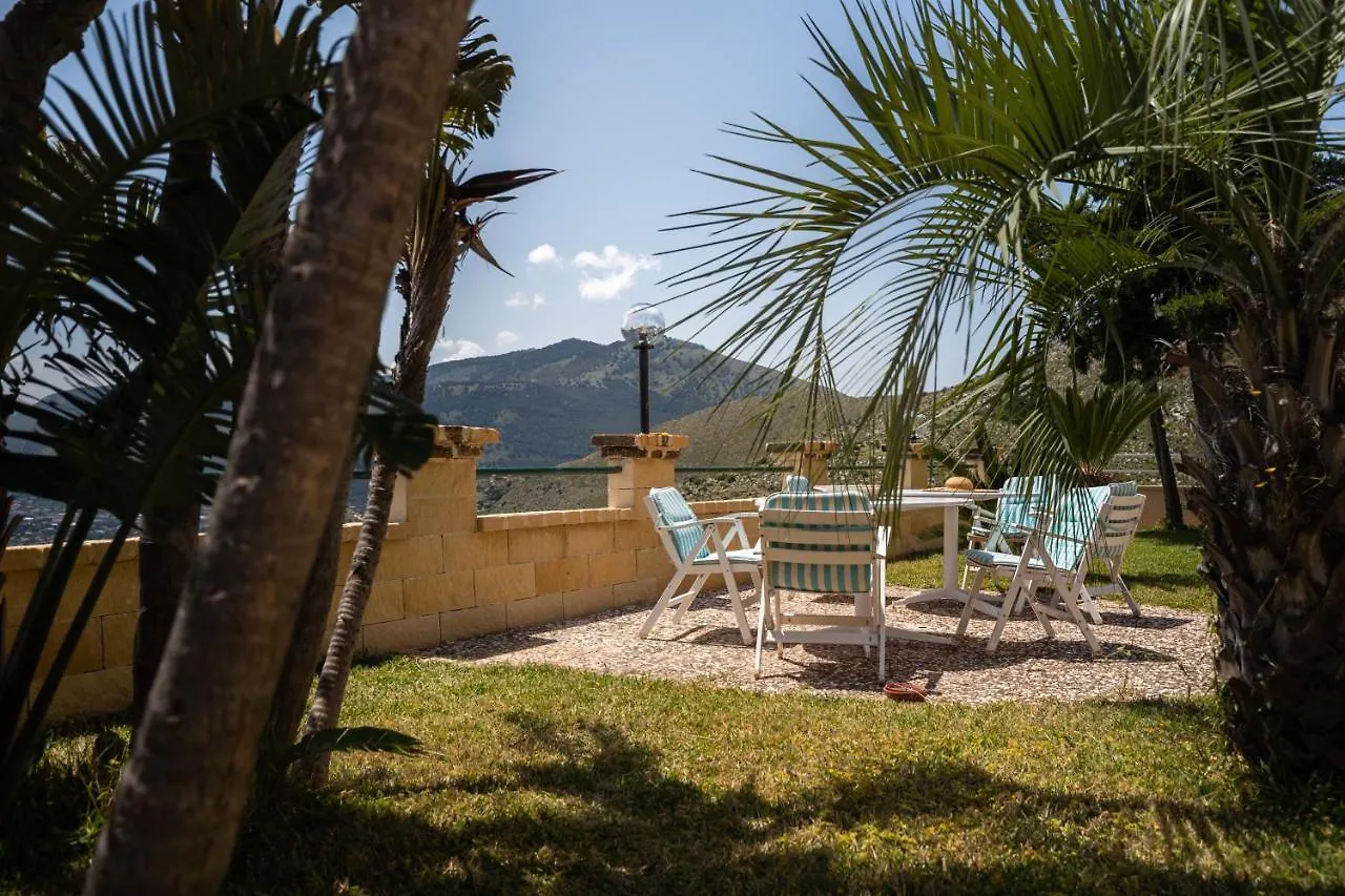 Villa Vista Mare Con Piscina Privata A Mondello Palermo